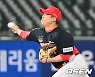 역투하는 박준표 [사진]