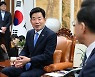 여야, 전원위원회 방식 논의 착수… 김진표 의장 “도농복합형+권역별로 가면 성공”