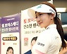 [Ms포토] 안소현 '팬들에게 사진도 찰칵'