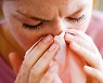 ‘비염러’ 벌벌 떠는 환절기, 목·코 건강 지키는 4가지 비법