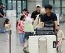 [포토] ‘괌 탈출’ 여행객 속속 귀국