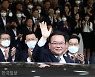 전원으로 돌아간 김부겸 양평 집 가봤더니... 총선 소용돌이는 그를 촌부로 남겨놓을까