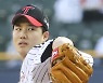 '5월 MVP' 두고 LG 집안싸움…SSG도 가세