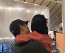 '주상욱♥', 차예련 흐뭇하게 한 딸바보···이렇게 사랑스러운 세 가족