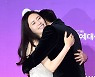 추자현♥우효광, 中 난리 난 투샷…여전히 달달한 신혼 [Oh!차이나]