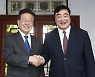 중국 대사 "미국 승리에 베팅하면 후회할 것"