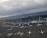 보안검색대 보완했는데… 두달 만에 또 뚫린 제주공항 검색