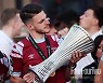 EPL 최고의 선수잖아!...웨스트햄, 아스널에 'No.10' 요구→아르테타는 매각에 '주저'