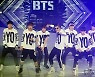 한번 공연하면 1조 '들썩'…'BTS 아빠' 주식부자 된 이유 [BTS 10주년①]