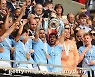 EPL 역사에 단 한번 밖에 없는 기록, 오늘 새벽 맨시티가 도전한다