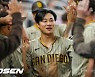 아뿔싸! 빗나간 홈 송구 역전 실점→폭풍 질주로 결승 득점...김하성이 되찾은 1점, 샌디에이고 3연승 [SD 리뷰]