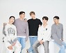 유키스 알렉산더·일라이, 탱고뮤직과 전속계약…'2세대 아이돌' 명성 이어간다