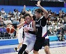 女농구 '단일팀에서 적'으로…냉랭했던 남북대결