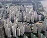 전국 아파트값 23주 만에 하락…조정 국면 진입한 듯