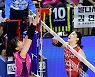 박정아 ‘벽을 살짝 넘겨서’ [MK포토]