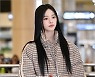 [MD포토] 뉴진스 민지 '그려도 실물 예쁨은 못 따라가겠네'