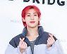 [T포토] 뱀뱀 '손하트, 내 맘이야'