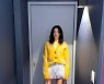 나나, 인형 같은 자태…독보적인 매끈 각선미