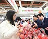 김광열 영덕군수, 수원서 영덕사과 홍보·판촉 행사