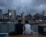 굿바이 홍콩, 1년새 초·중·고생 3만명 자퇴