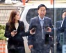 '뇌물' 혐의 전준경 前민주연구원 구속영장 기각