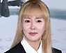 이상아, 데뷔 40주년 기념작서 탈색 파격 변신 "찐 배우놀이"  [Oh!쎈 이슈]