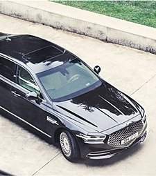 도시의 모든 시선을<br>사로잡는 제네시스