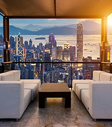 다양한 도시 풍경을<br>볼 수 있는 최상층!
