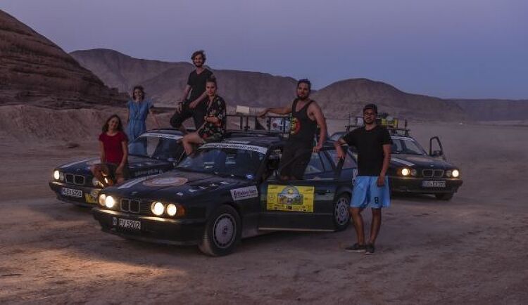 Off into the desert – Three BMW 5 Series T..